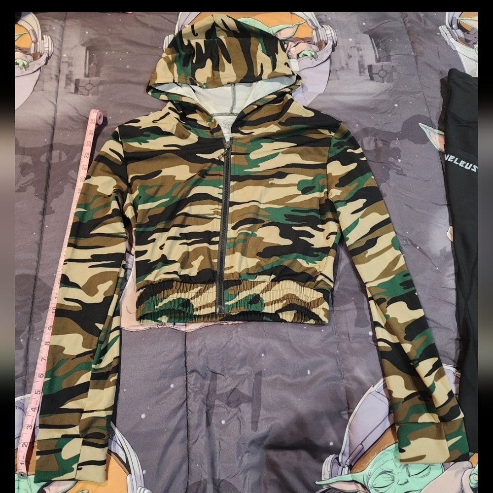 Camo Crop Top Hoodie Long Sleeve With Zipper & Ribbed Waistline